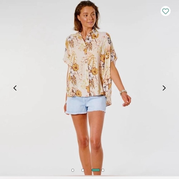 Rip Curl Tops - 🔥Rip Curl Paradise Calling Shirt Size M